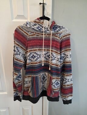 Brooklyn Cloth  Western Aztec Print Kangaroo Pocket Long Sleeve Hoodie Small